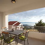 Penthouse Mak * Μακάρσκα